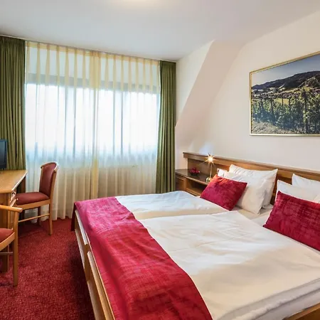 - Landgasthof Rebstock 3* Nimburg