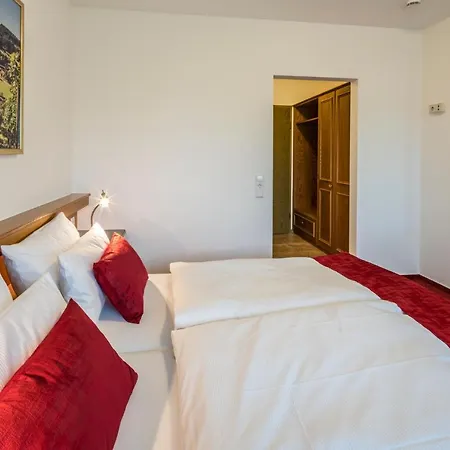 - Landgasthof Rebstock Hotel